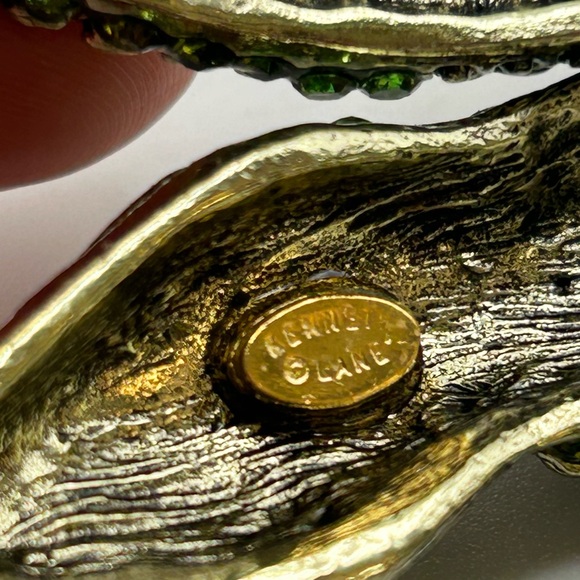 Kenneth Jay Lane Runway Austrian Crystal Green Reptile Bracelet - Picture 5 of 8